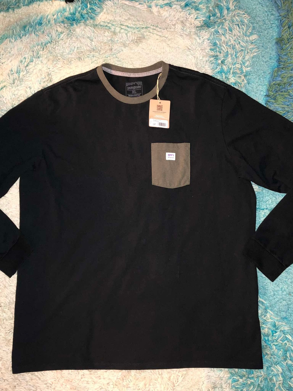 Patagonia Responsibili-Tee Black/Green Pocket Logo Long Sleeve Men's XL T-Shirt